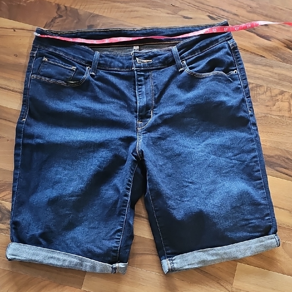 Levi's Dark Blue Denim Roll-Cuff Shorts Waist 31